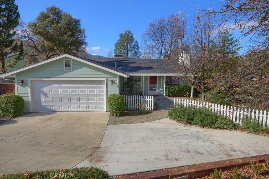 40768 GOLDSIDE DRIVE, OAKHURST, CA 93644