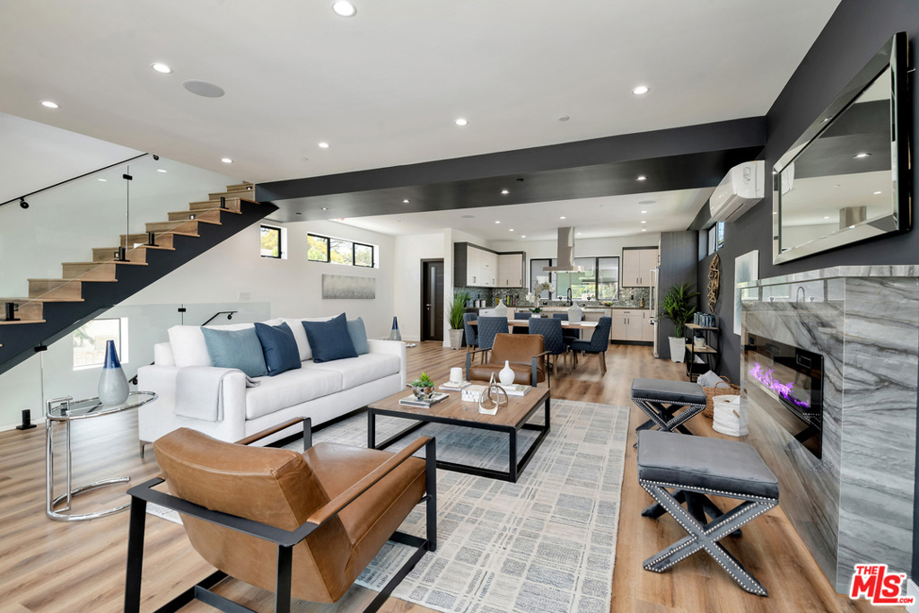 featured listing